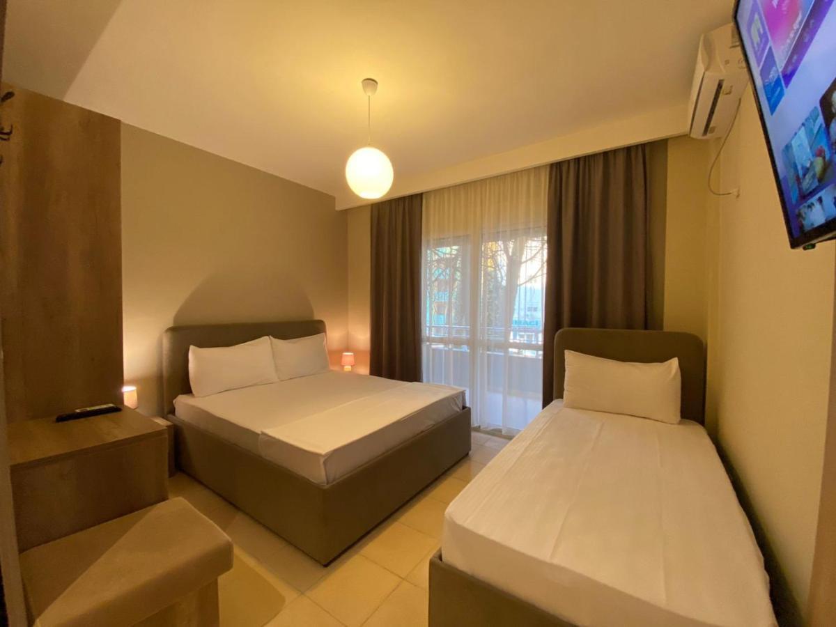 Rumar Hotel Durrës Eksteriør bilde