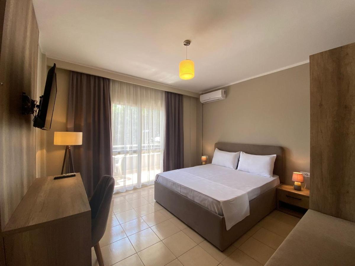 Rumar Hotel Durrës Eksteriør bilde
