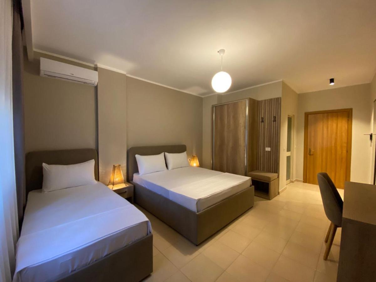 Rumar Hotel Durrës Eksteriør bilde